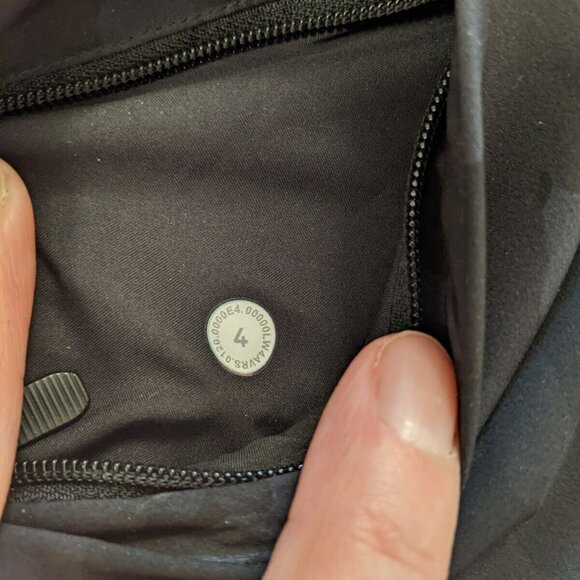 Lululemon pack it up women's jacket in camo in size 4 - Picture 12 of 13